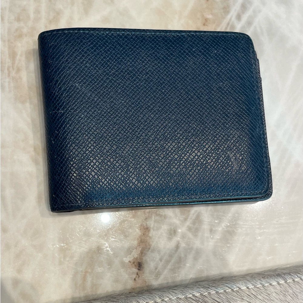 Louis Vuitton Taiga Multiple Wallet